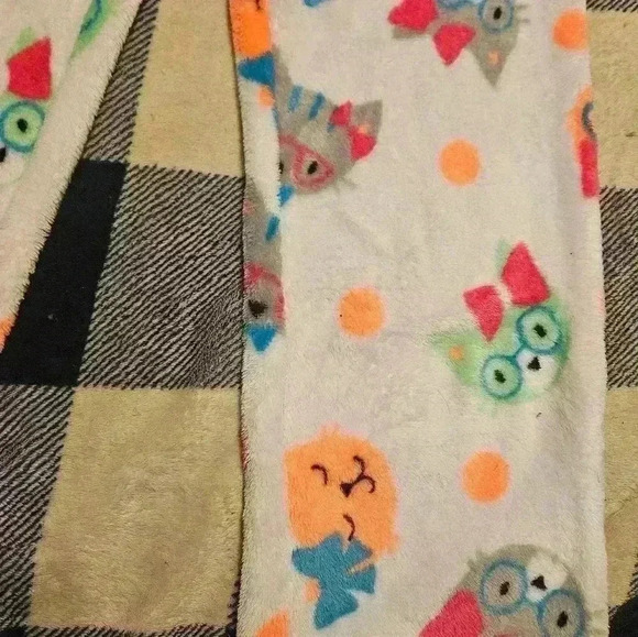Unbranded Girls White With Cat Design Throughout Fuzzy Pajama Pants Size Large - Picture 2 of 8
